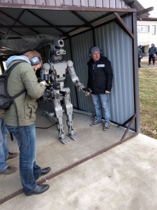 Российский робот FEDOR научился стрелять с двух рук